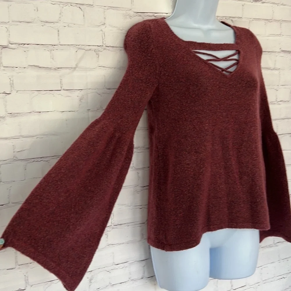 American Eagle Outfitters bell sleeve sweater size XS